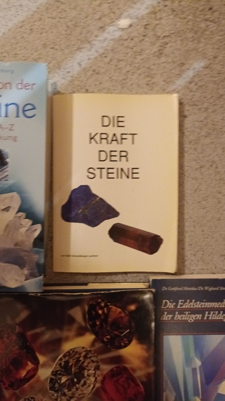 Libri: 5 Bücher über Edelsteine/Heilsteine – Usato da chur venduto da erika025 2