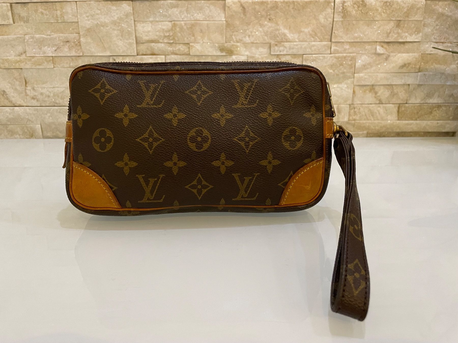 Louis Vuitton Custodie per cosmetici: Louis Vuitton Clutch / Necessaire - Nr. 98 – Usato da Hittnau venduto da LuxAndMore
