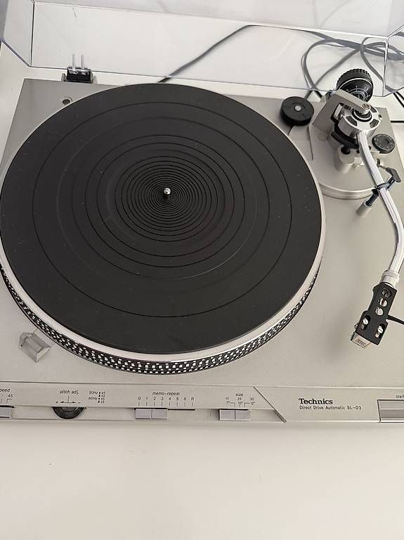Tourne-disques: Plattenspieler Technics mit 2 Boxen Technics – D'occasion à Wittenbach par Aprilia05