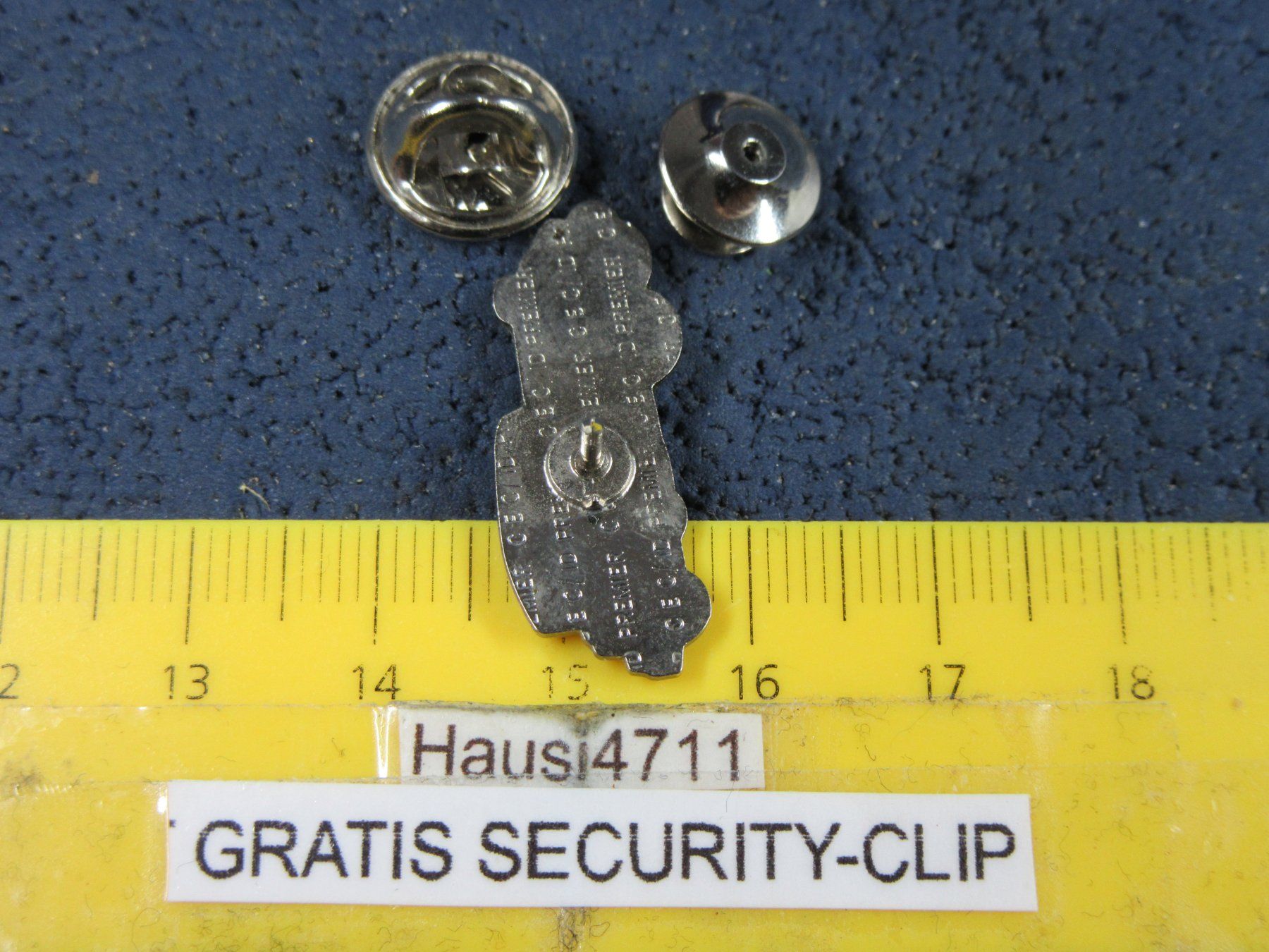 Plaketten & Abzeichen: PACKARD V12 AUTO PIN OLDI GLASIERT MIT SECURITY-CLIP KLEIN – Gebraucht aus Ettingen von Hausi4711 2