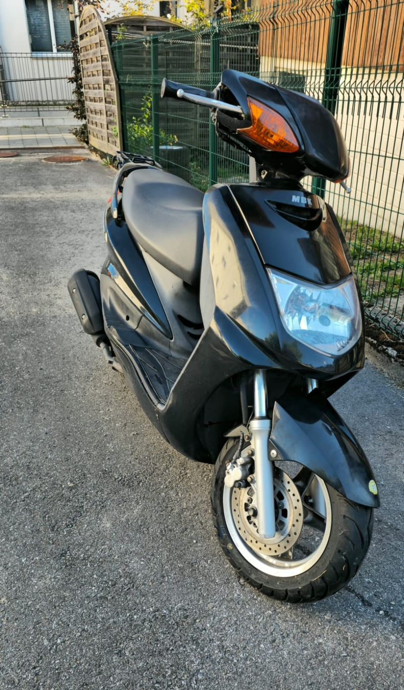 MBK Scooter: MBK XC125 FlameX ab 1.- – Usato da Huttwil venduto da Gucci-77 5