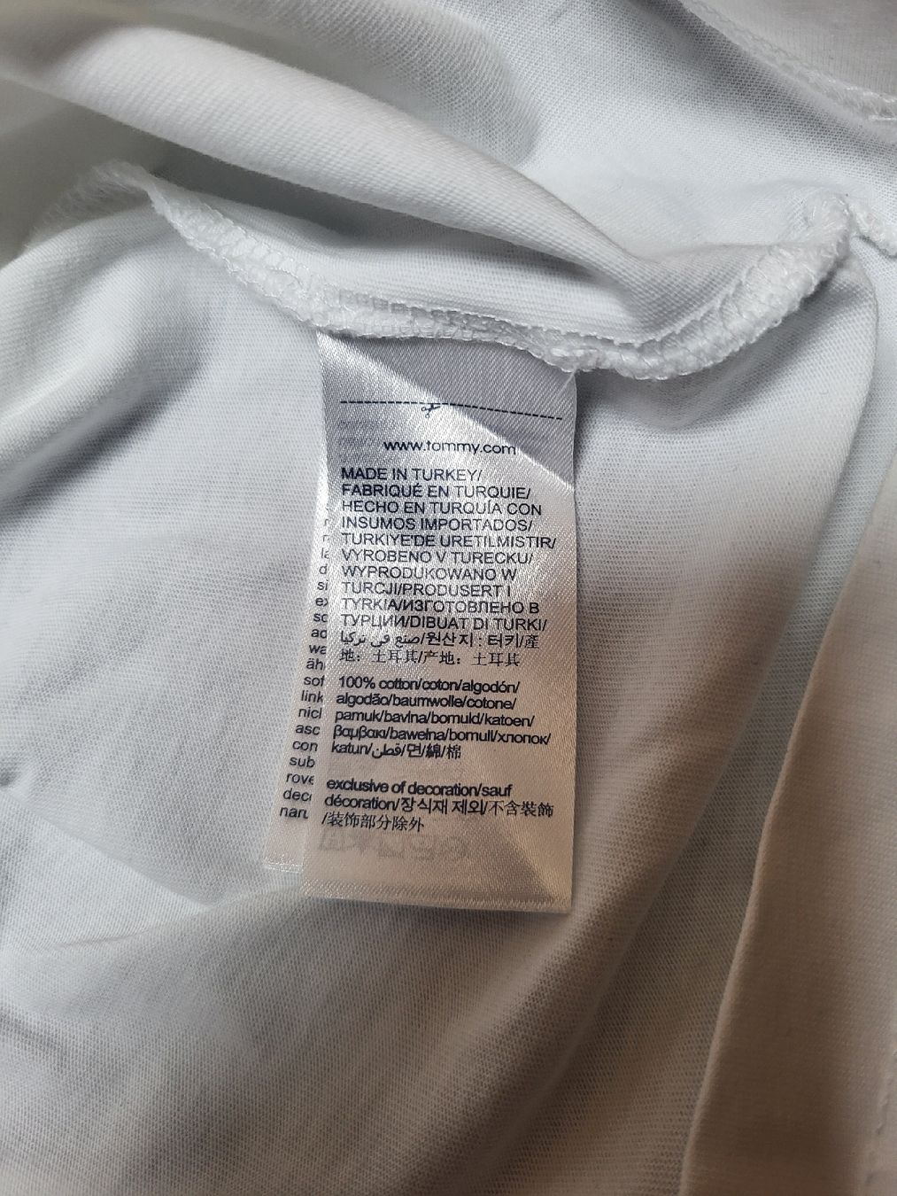 Tommy Hilfiger T-shirt: Tommy Hilfiger Shirt – Usato da Zweisimmen venduto da Adorable 3