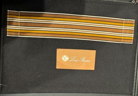 Loro Piana Wolle Clutches