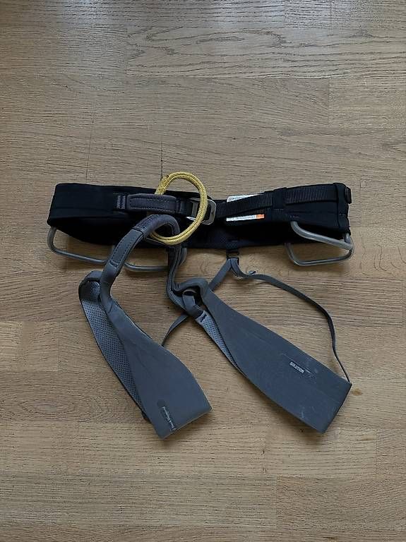 Attrezzatura da arrampicata: Black Diamond Solution Klettergurt  – Usato da Thun venduto da dav_q9fg