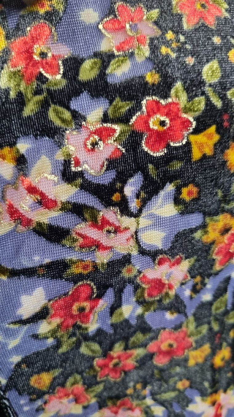 Tuniche: Tunika Blumenmuster Goldprint Gr. 38/40 – Usato da Effretikon venduto da lenalisa63 1