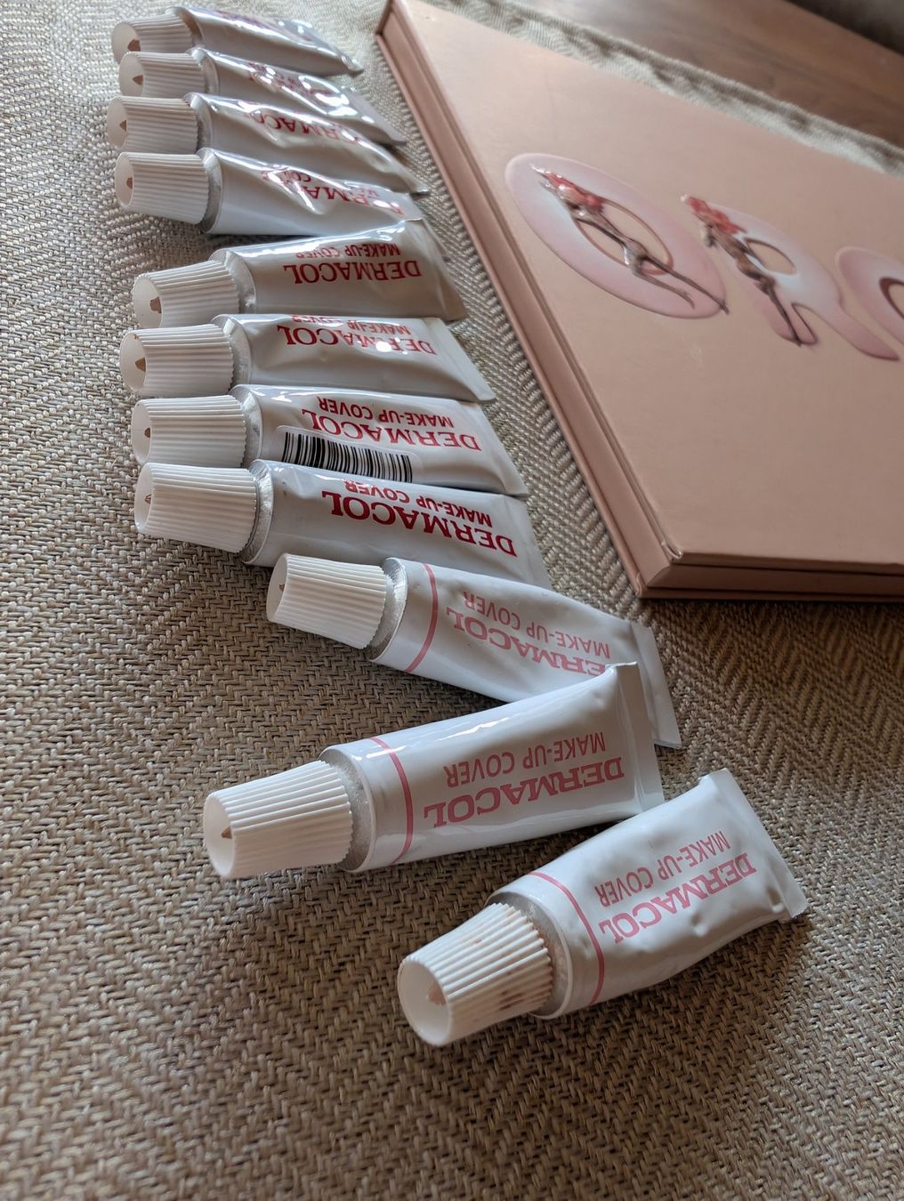 Make-up: Jeffree Lidschatten Palette & Make-up Paket Set – Gebraucht aus Thun von and_j2bq 4