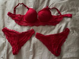 Rotes Spitzen-Set BH und Slip Gr. S 2x getragen 85B