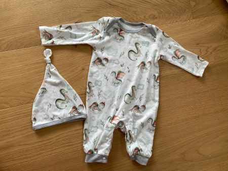 Baby-Set mit Drachenmuster, wie NEU! Süss!