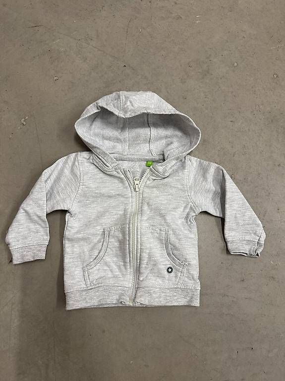 Vestes & Manteaux: Jäckli mit Kaputze – D'occasion à Basel par inf_z7j8