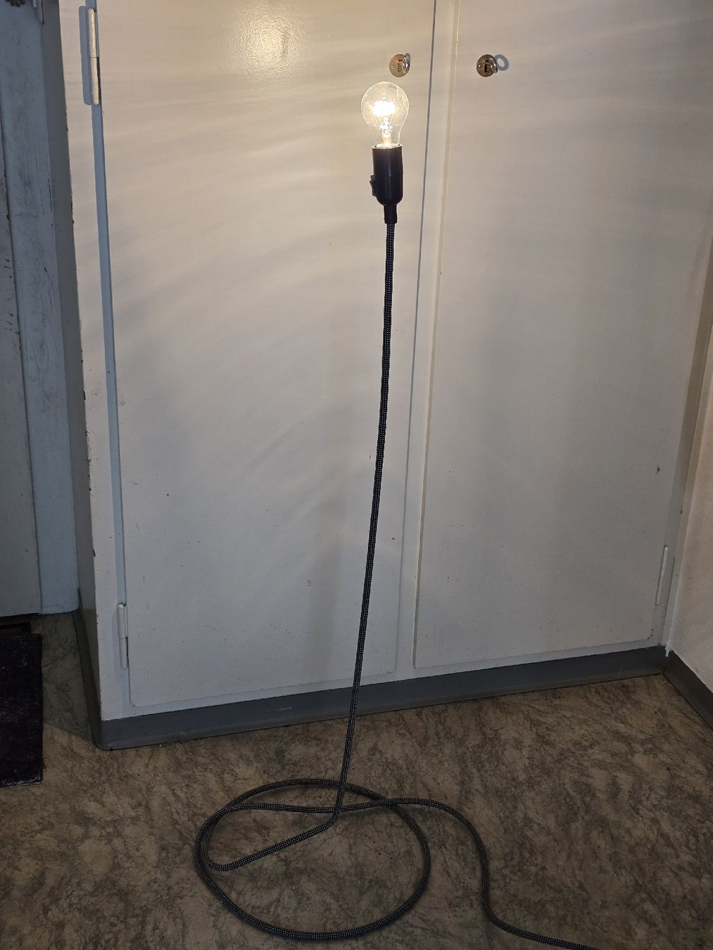 Lampade: Cord Lamp np.399 – Usato da Biel/Bienne venduto da alexriveros2