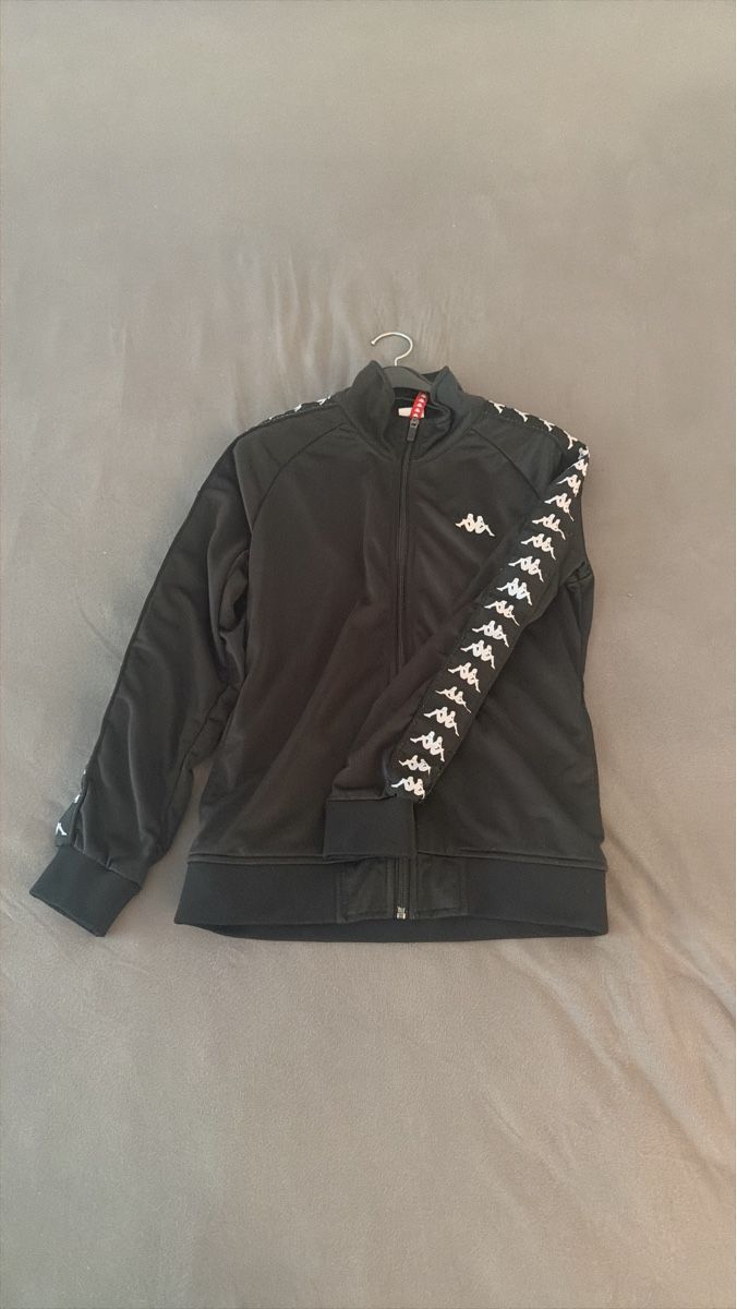 Kappa Giacche: Kappa Track Jacket Black Logo Tape Used Condition – Usato da Grüt (Gossau ZH) venduto da jon_xr2t