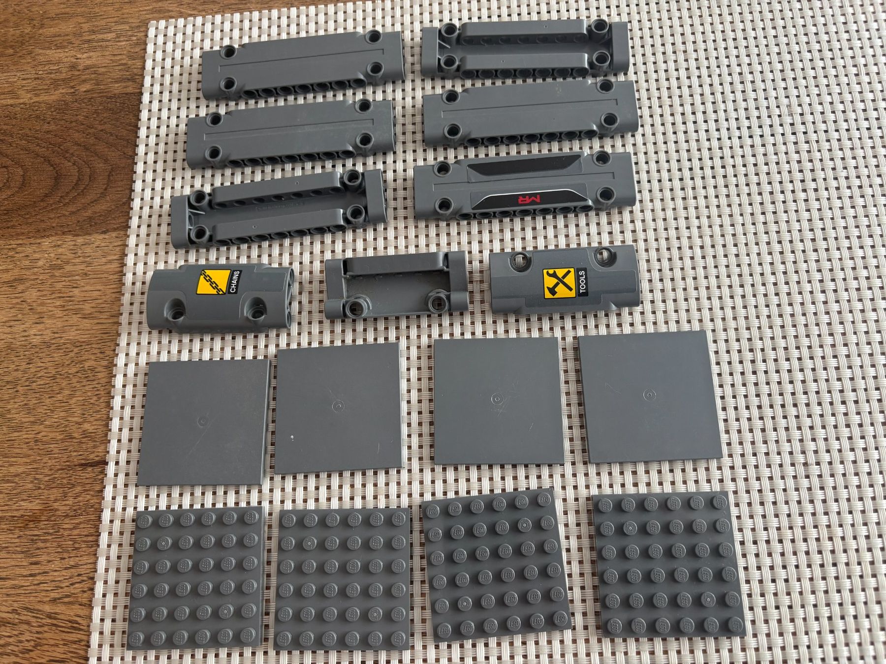 Lego Kit di costruzioni: Lego Technik dunkelgraue Panel Verschalungen Fliesen LotP – Usato da Buochs venduto da Techtelmechtel