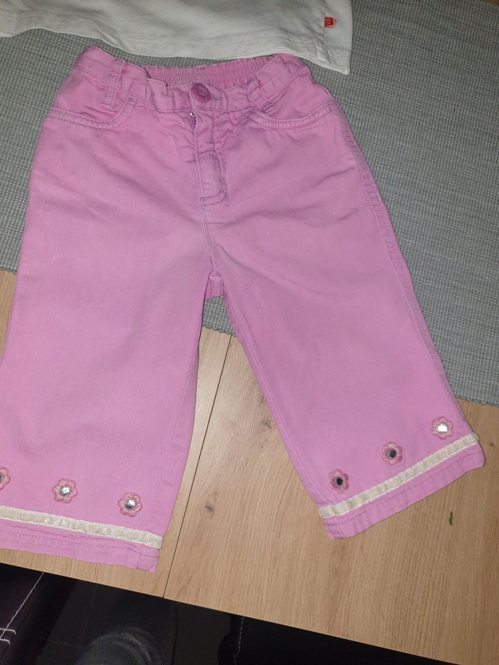 Kleiderpakete & -sets: HOSE UND T-SHIRT GR 90-98 – Gebraucht aus Zürich von Ralaualiyas 2
