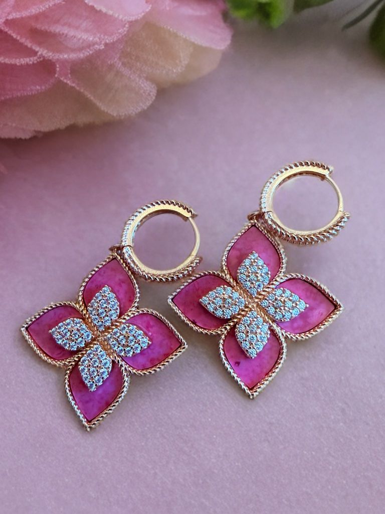 Orecchini pendenti & Orecchini a lobo: Boucles d’oreilles Aura Florale – Nuovo e nell'imballaggio originale da St-Maurice venduto da Sandrinette123 1