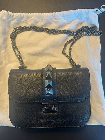 Valentino Garavani Small  Rockstud Flap  Schwarz