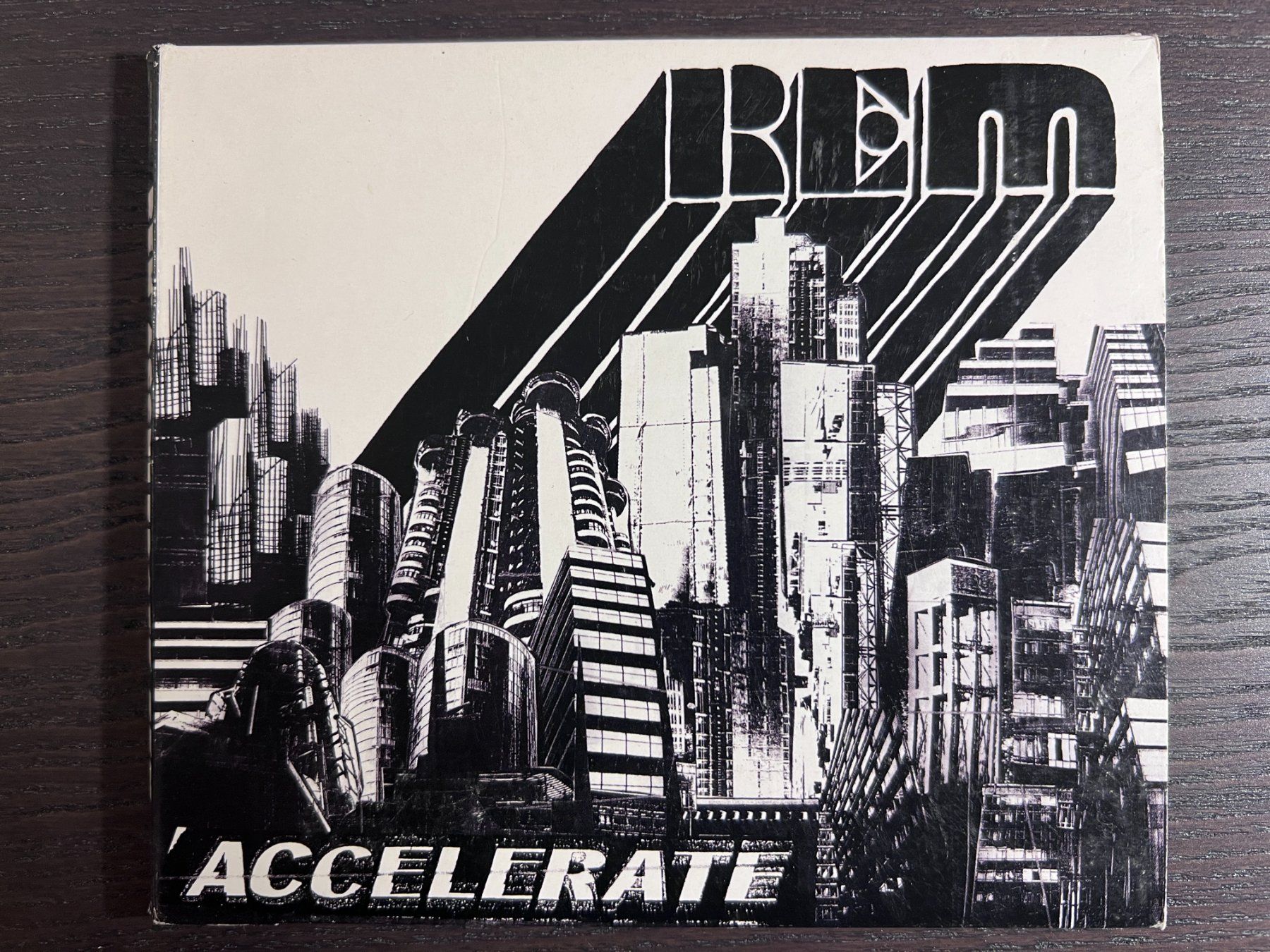 CDs: R.E.M. - Accelerate – Gebraucht aus Zürich von MusikFreunde