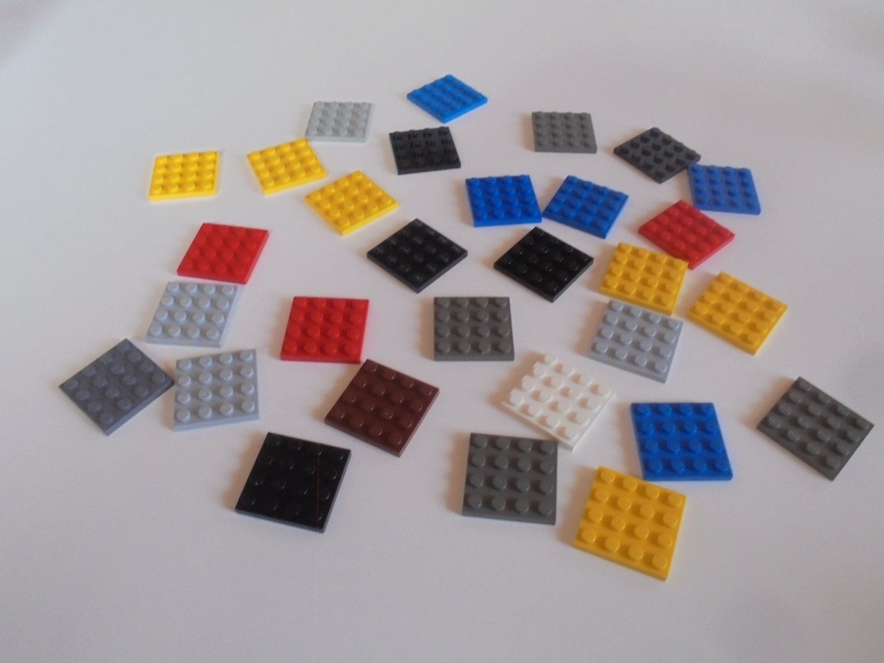 Lego Giocattoli: LEGO - 30 - DIVERSE - PLÄTTLI - 4 X 4 – Usato da Gelterkinden venduto da ajdt4