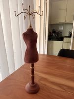 Elegantes Schmuckständer-Mannequin im Vintage-Stil (Altrosa 