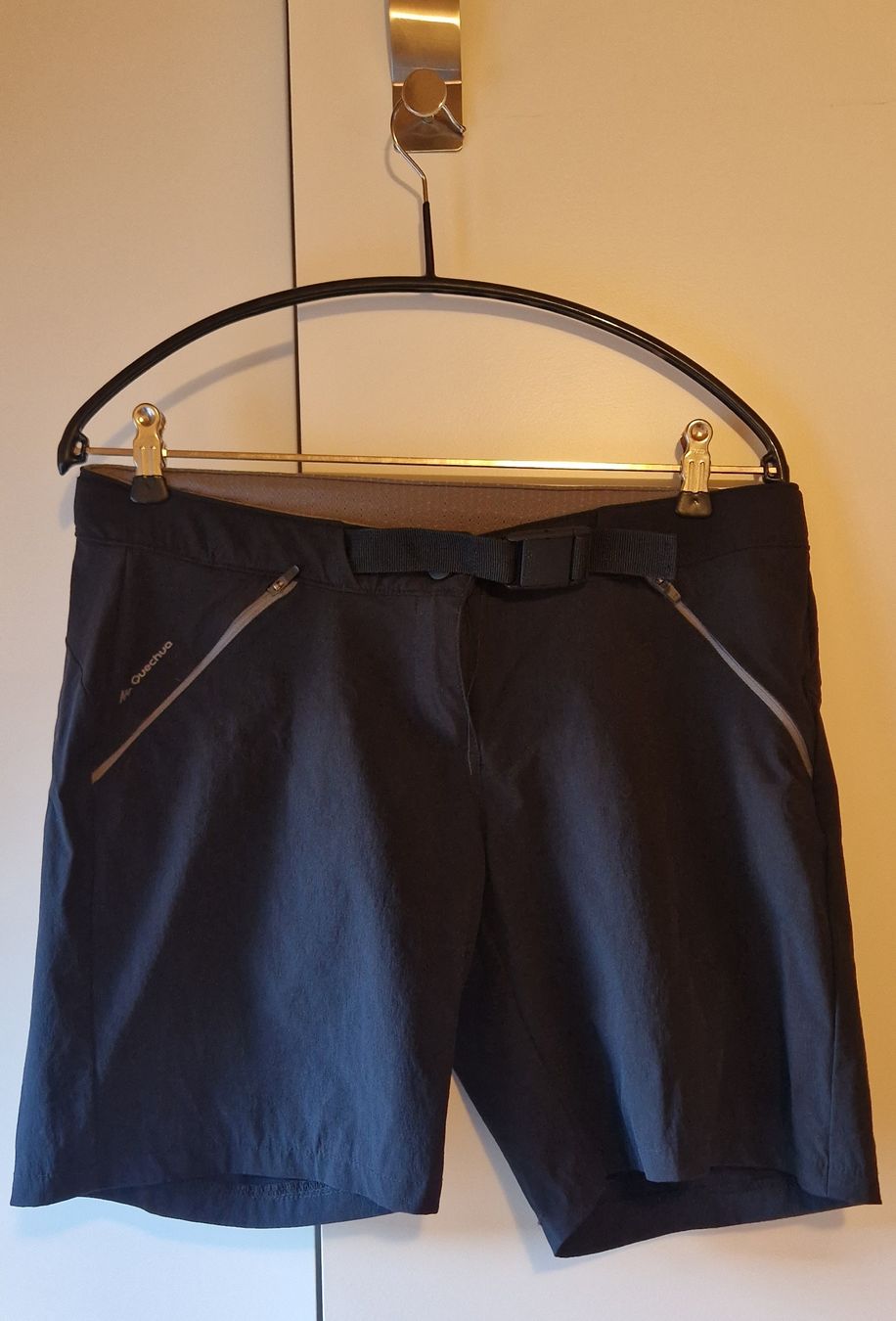 Pantaloni: Quechua Wanderhose, kurze Hose, Gr. 40 – Usato da Andermatt venduto da nin_ks9v 1