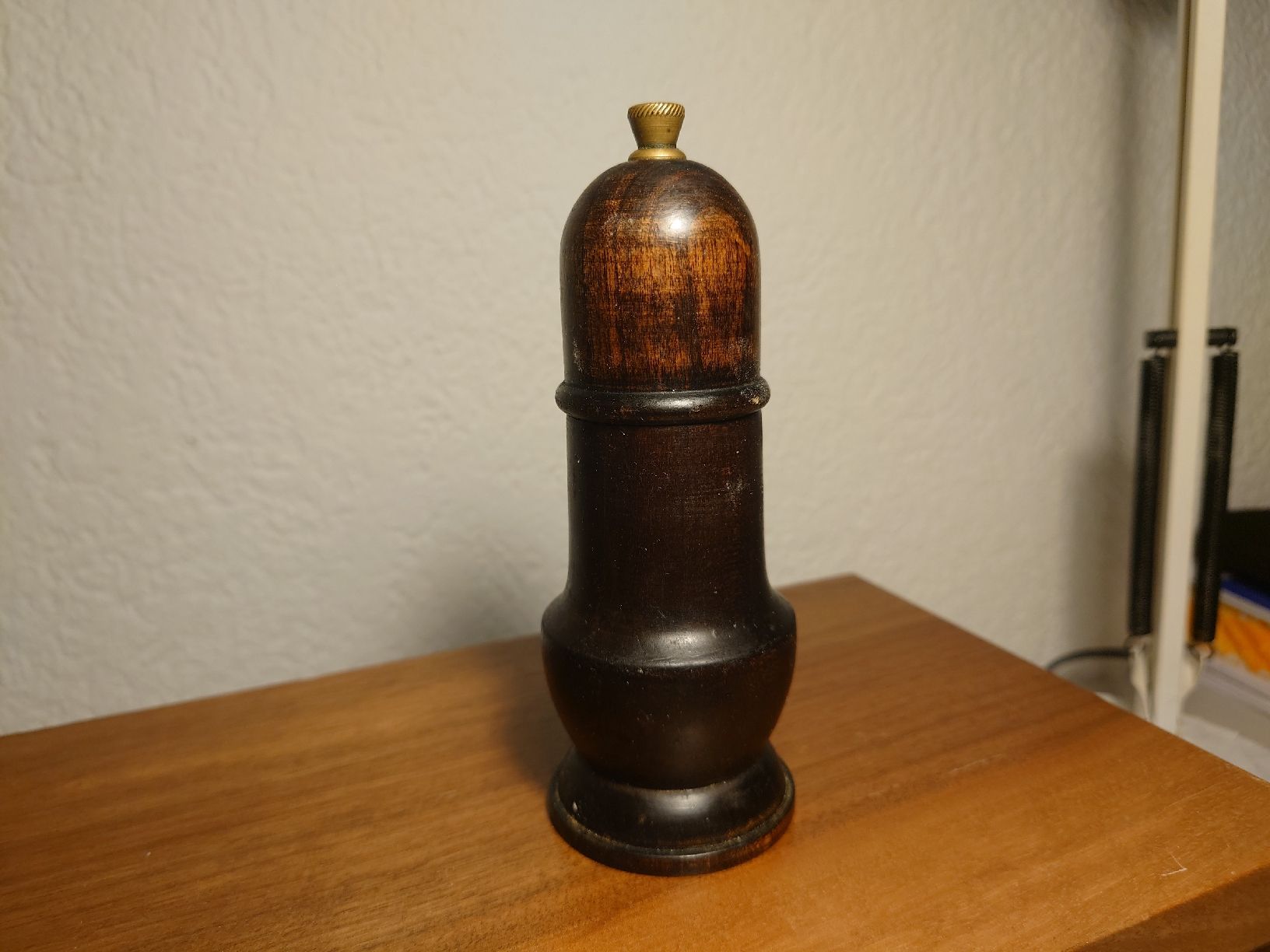 Appareils de cuisine: Schöne voll funktionierende Pfeffermühle – D'occasion à Fraubrunnen par PlueschPanda