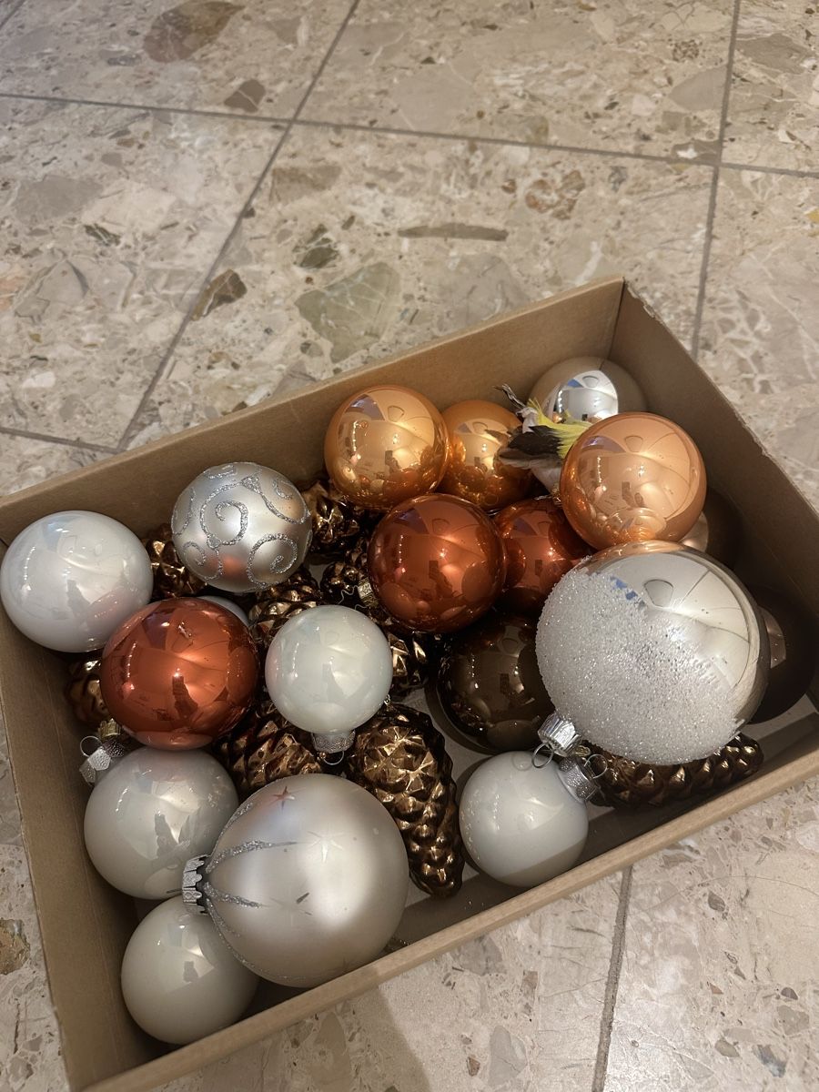 Alle Dekorationen: Christmas Baubles – Gebraucht aus Zürich von kalin_mon