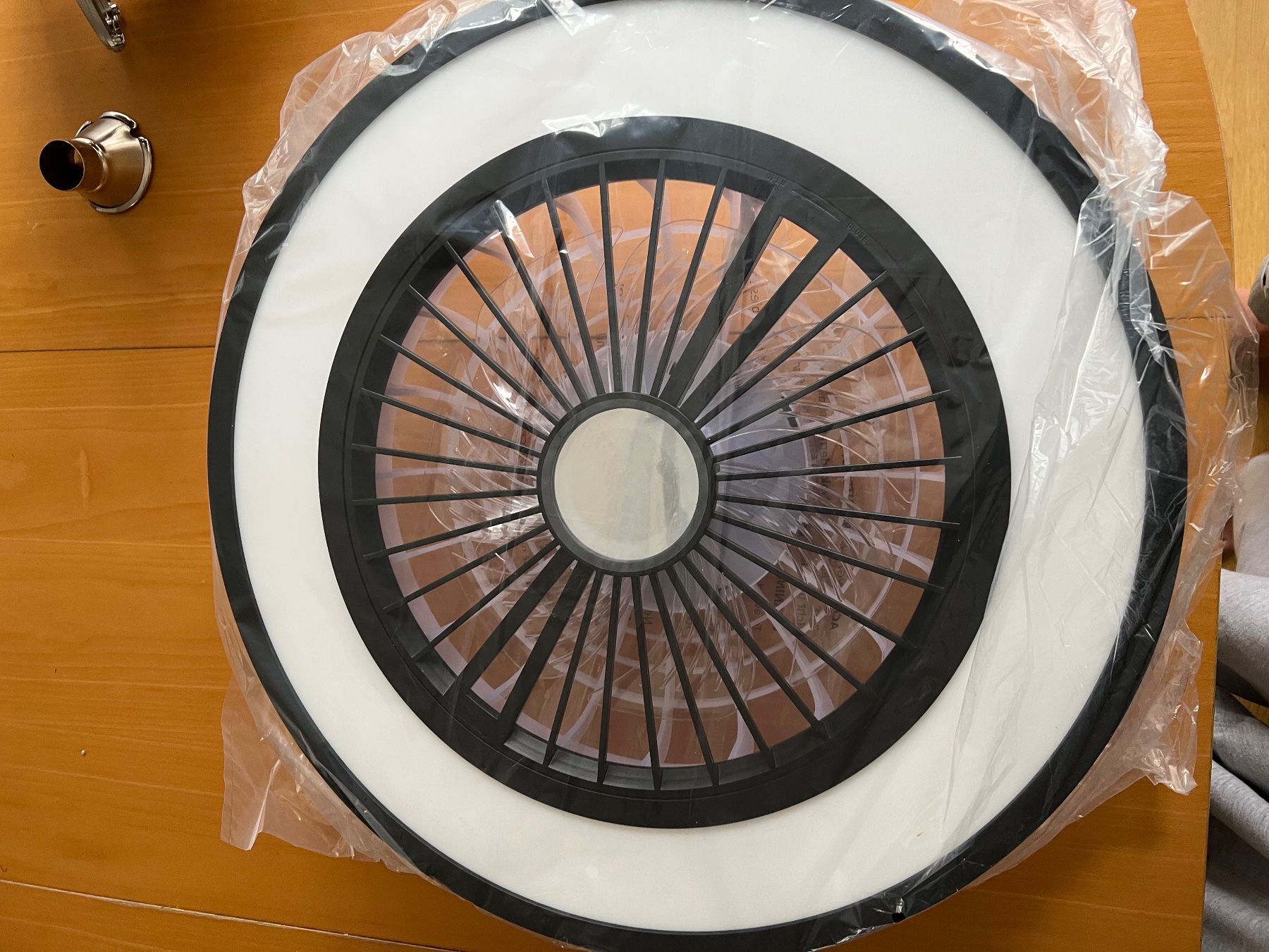 Ventilatori: LED-Deckenventilator mit Licht Arioso – Nuovo e nell'imballaggio originale da Thun venduto da sommer666 3