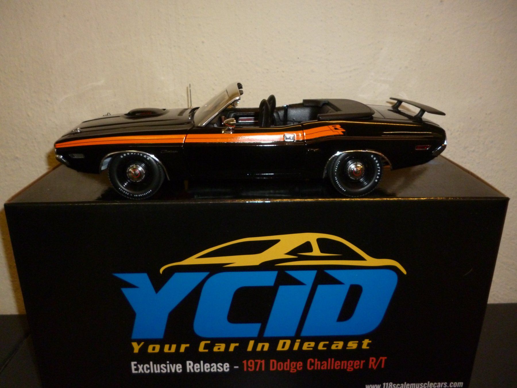 Dodge Modellautos: Dodge Challenger 71er 440 Six-Pack Conv. 1:18 YCID – Neu und originalverpackt aus Niederwil SG von Kaicorner03