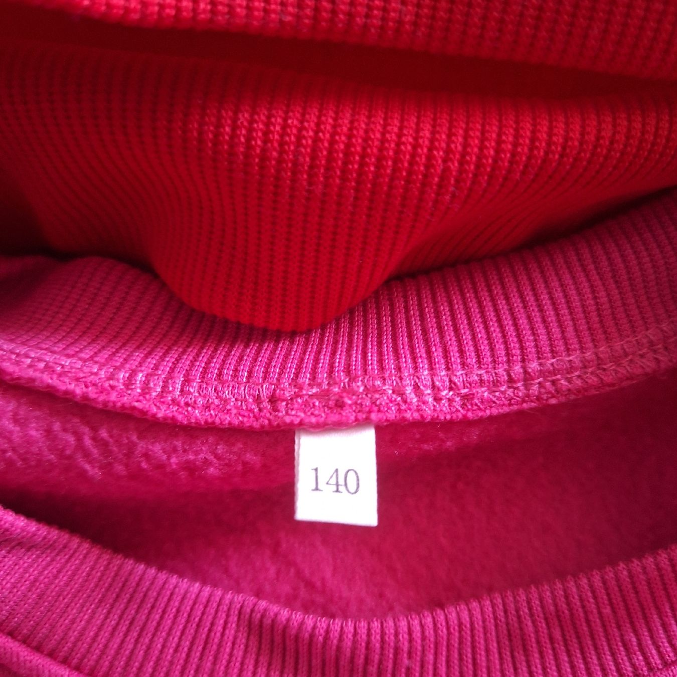 Maglioni & Felpe: 2 Pullover Set rot pink. Grösse 140 neuwertig – Usato da Romanshorn venduto da Msdiamond17 3