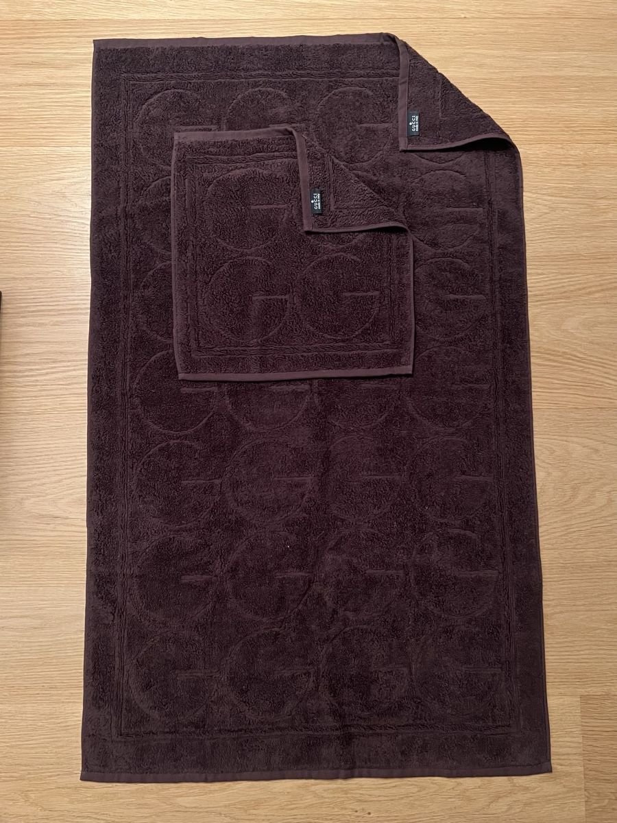Gucci Badetücher: Original Gucci Handtuch Set GG Monogramm – Neu (gemäss Beschreibung) aus Uitikon Waldegg von le_on88 1