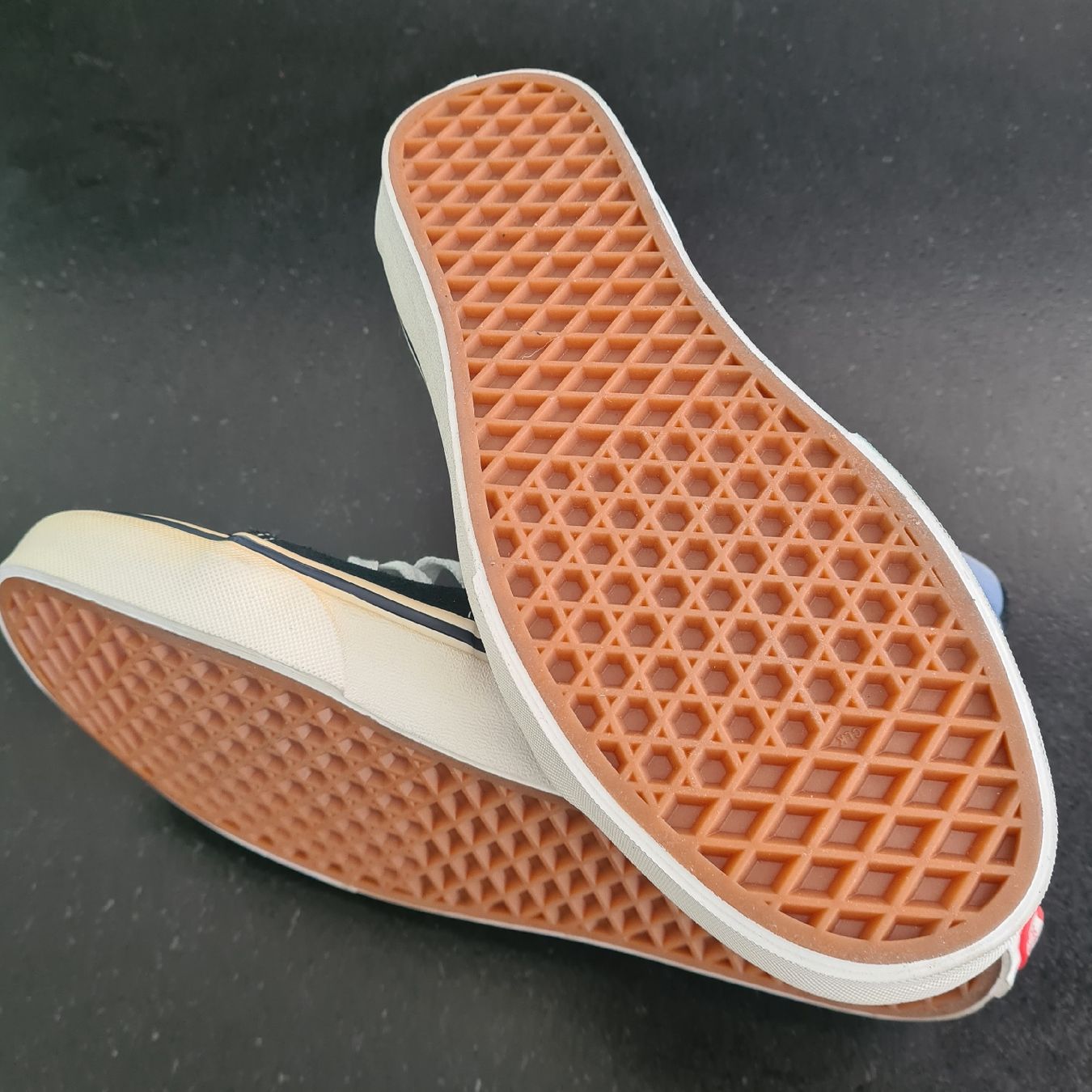 Vans Scarpe da uomo: Vans Sneaker "SK8-Hi" Größe 40,5 – Nuovo (secondo la descrizione) da St. Gallen venduto da charly92 4