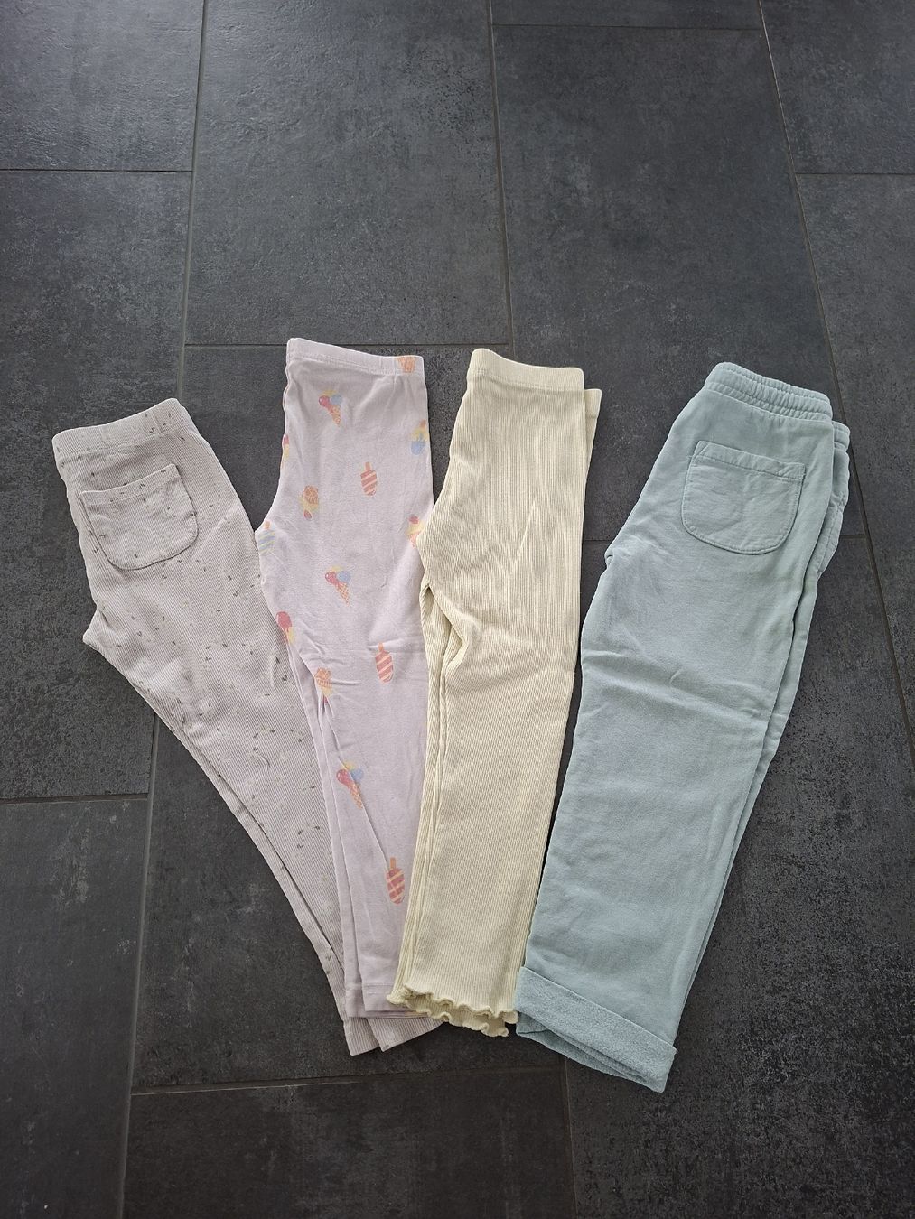 Lotti & Set di vestiti: Sommer Kleiderpaket, 104 – Usato da Biezwil venduto da Haberli01 2