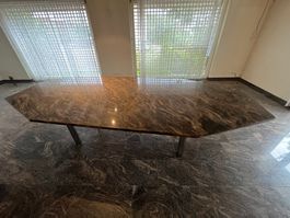Riesiger Granit Esstisch – 303 x 130 cm