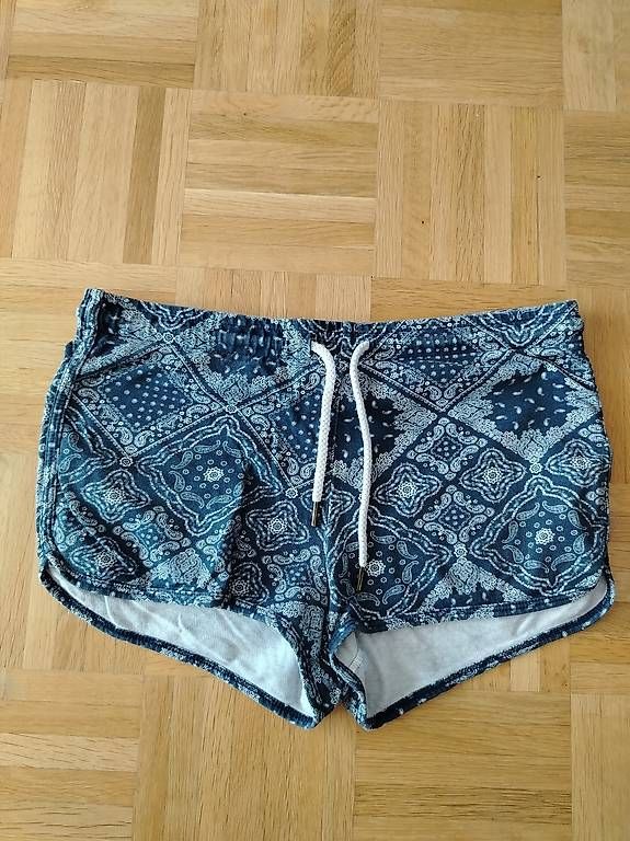 Pantalons: Pantaloncini – Neuf (Voir description) à Davesco-Soragno par Mia_sii 1