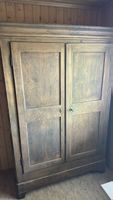 Holzschrank