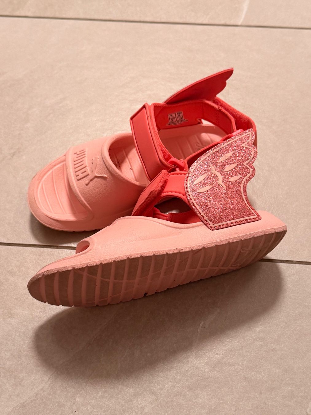 Puma Chaussures filles: Puma Sandalen, 29, rosa, Mädchen – D'occasion à Wilen b. Wil par carpediem25 1