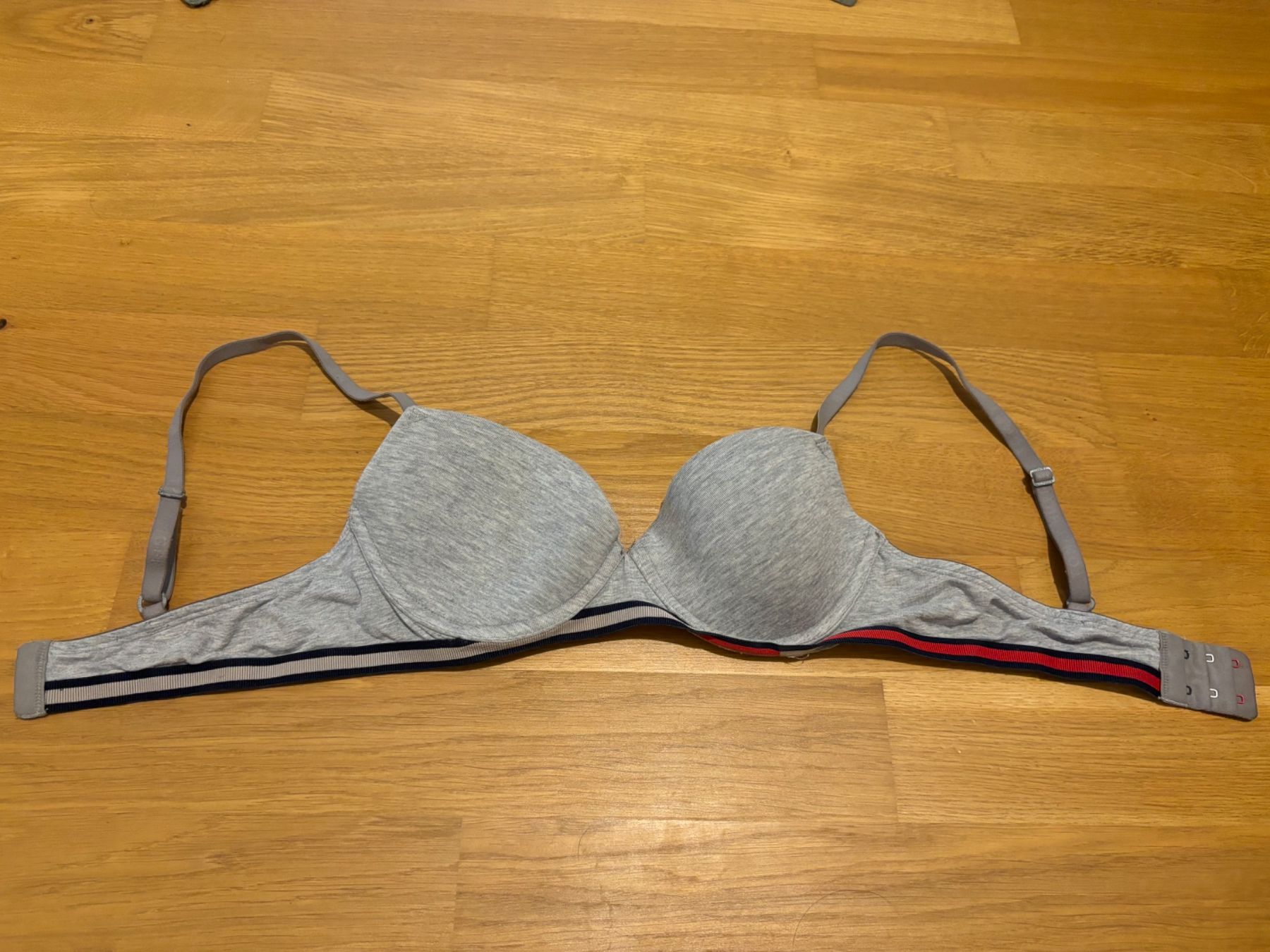 Tommy Hilfiger Altra biancheria intima: BH / Bra - Tommy Hilfiger - Gr. 75A – Usato da Stadel venduto da Chanel_5 1