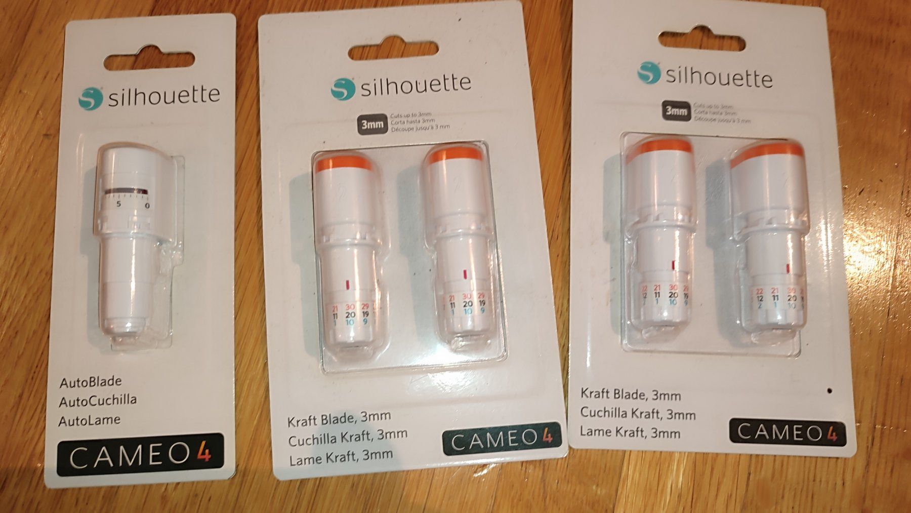 Cameo Tutte le macchine: Schneideplotter Silhouette Cameo 4 Plus mit viel Zubehör – Usato da Zollikon venduto da Tumult 3