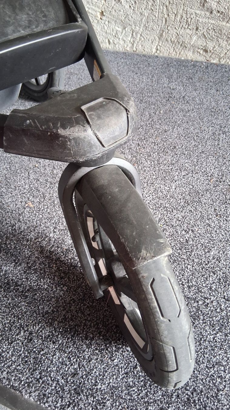 Thule Carrozzine: Poussette Thule Urban Glide – Usato da St-Légier-Chiésaz venduto da dma_699g 8