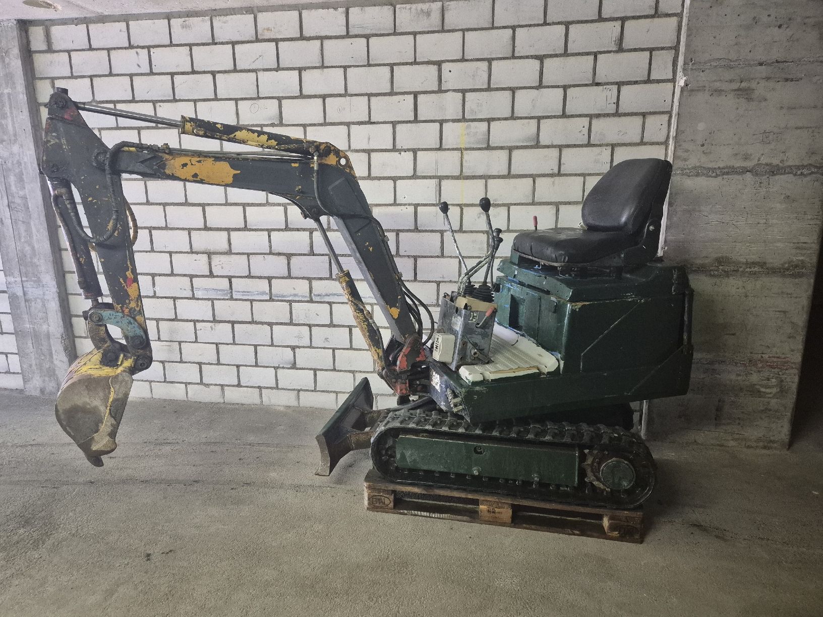 Hutter Excavateurs: HUTTER Bagger – D'occasion à Merlischachen par simplestuff123 1