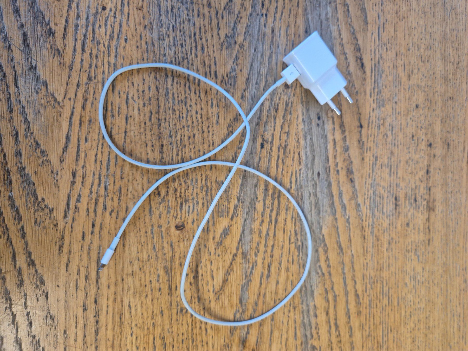Apple Tablet PC: iPad 7. Gen mit Ladekabel, Hülle & Pencil – Usato da Zürich venduto da tas_qf2s 6