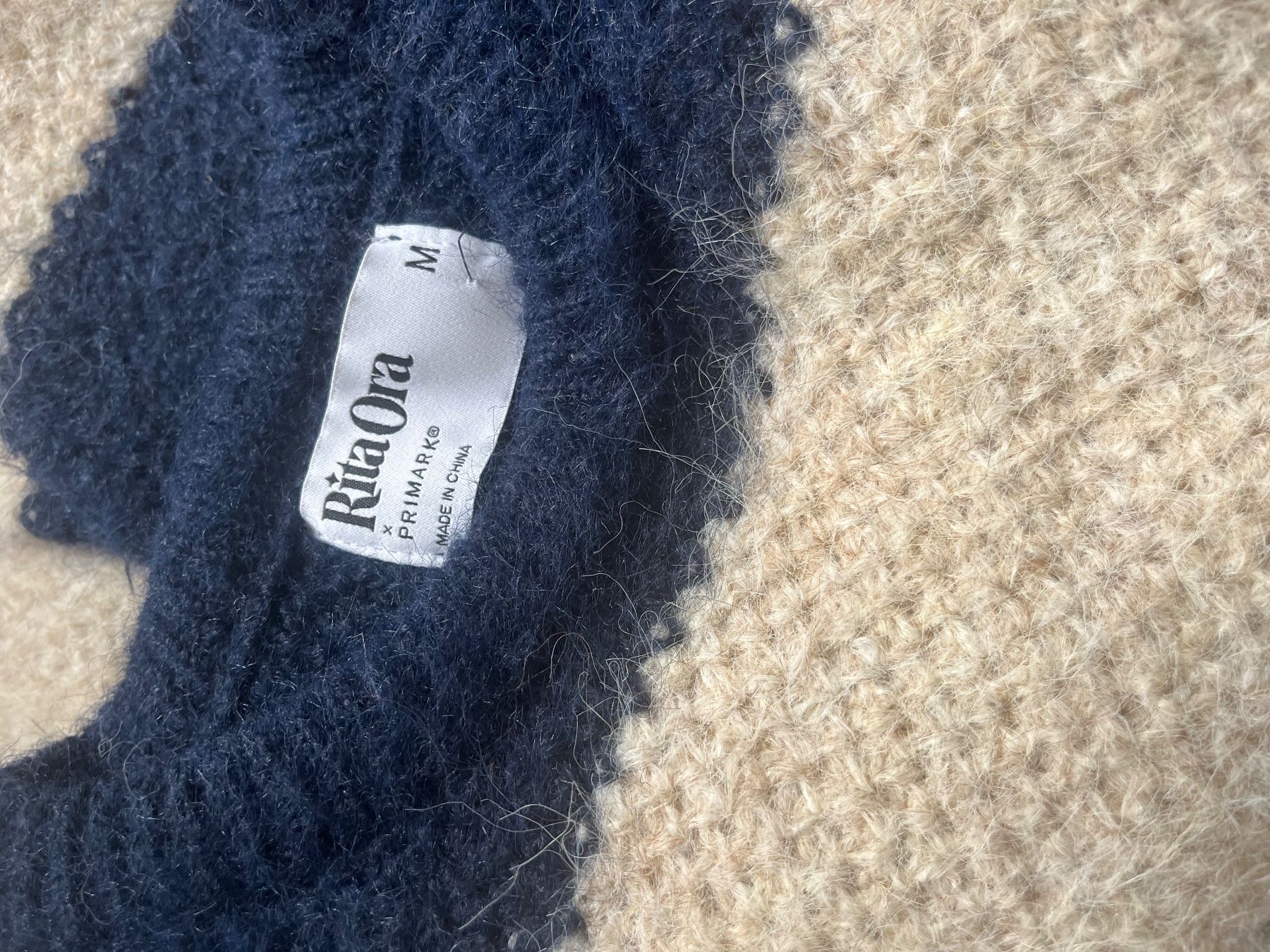 Primark Pulls & Sweat-shirts: Strickpullover Rita Ora x Primark Gr. M – D'occasion à Utzenstorf par Ismaele 3