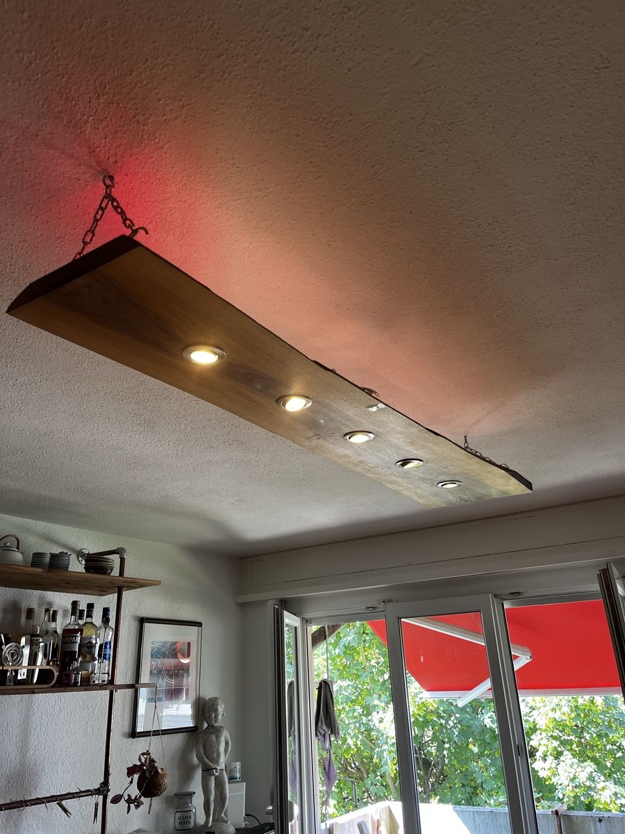 Kronleuchter & Deckenlampen: Hängeleuchte Holz mit 5 Spots – Gebraucht aus Biel/Bienne von a.hirzel