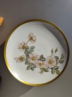 Schale mit Rosen aus Porzellan handbemalt