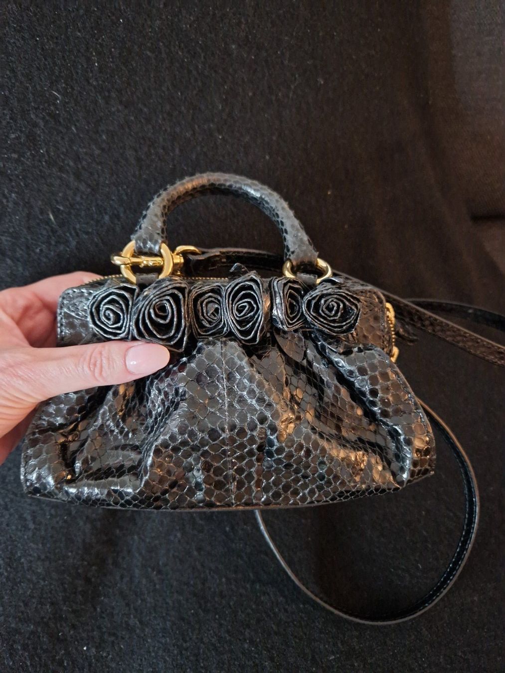 Valentino Taschen für Damen: Valentino Garavani Black Python Fleur Frame Bag – Neu (gemäss Beschreibung) aus Uster von Goldy5