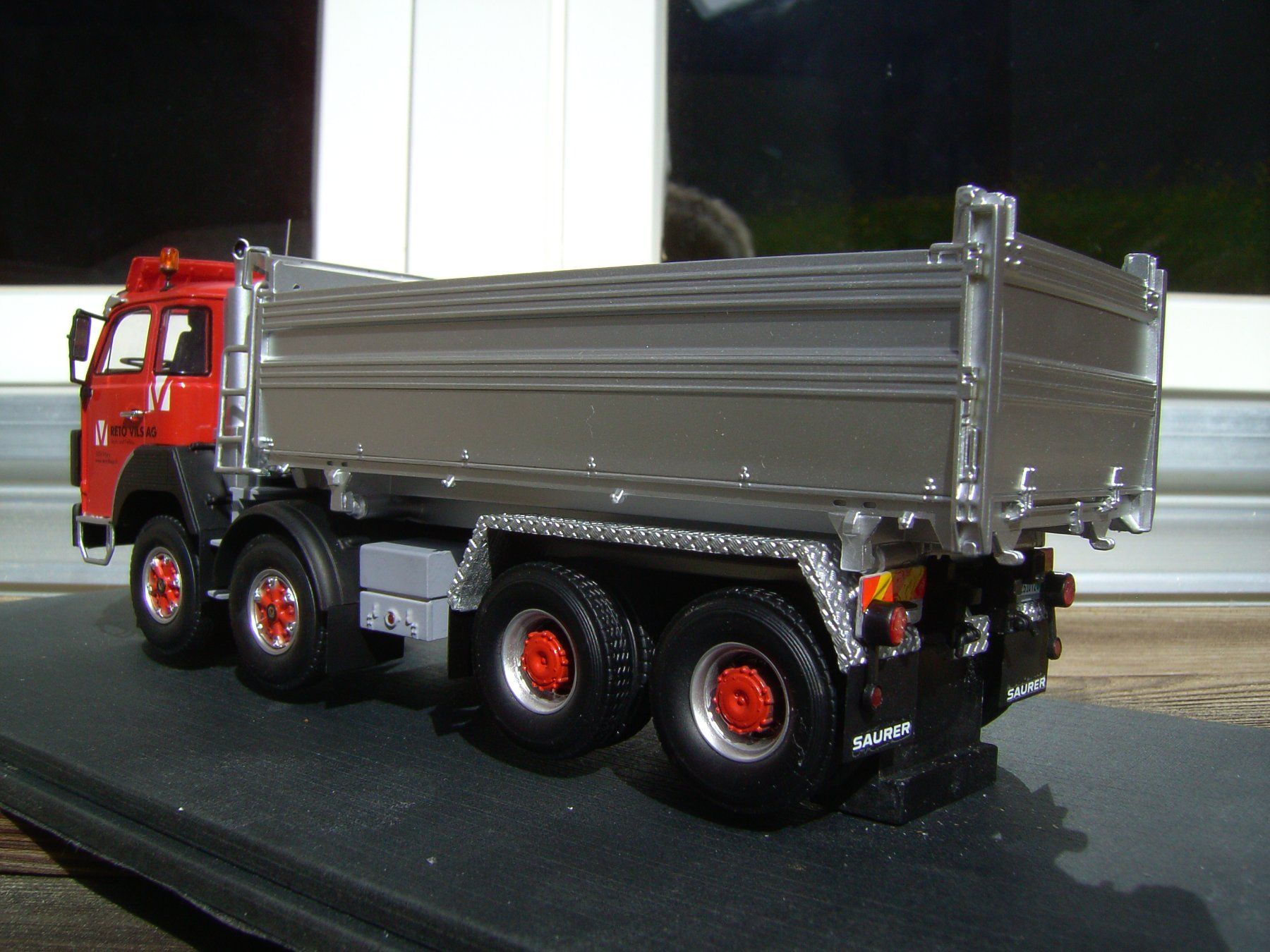 Saurer Modellini d'auto: Saurer 8x4 1:43 – Nuovo (secondo la descrizione) da Grindelwald venduto da Rs48 1