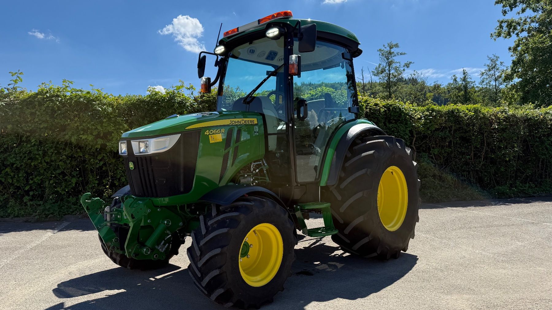 John Deere Traktoren: John Deere 4066R – Gebraucht aus Bad Zurzach von Grafdomi 1