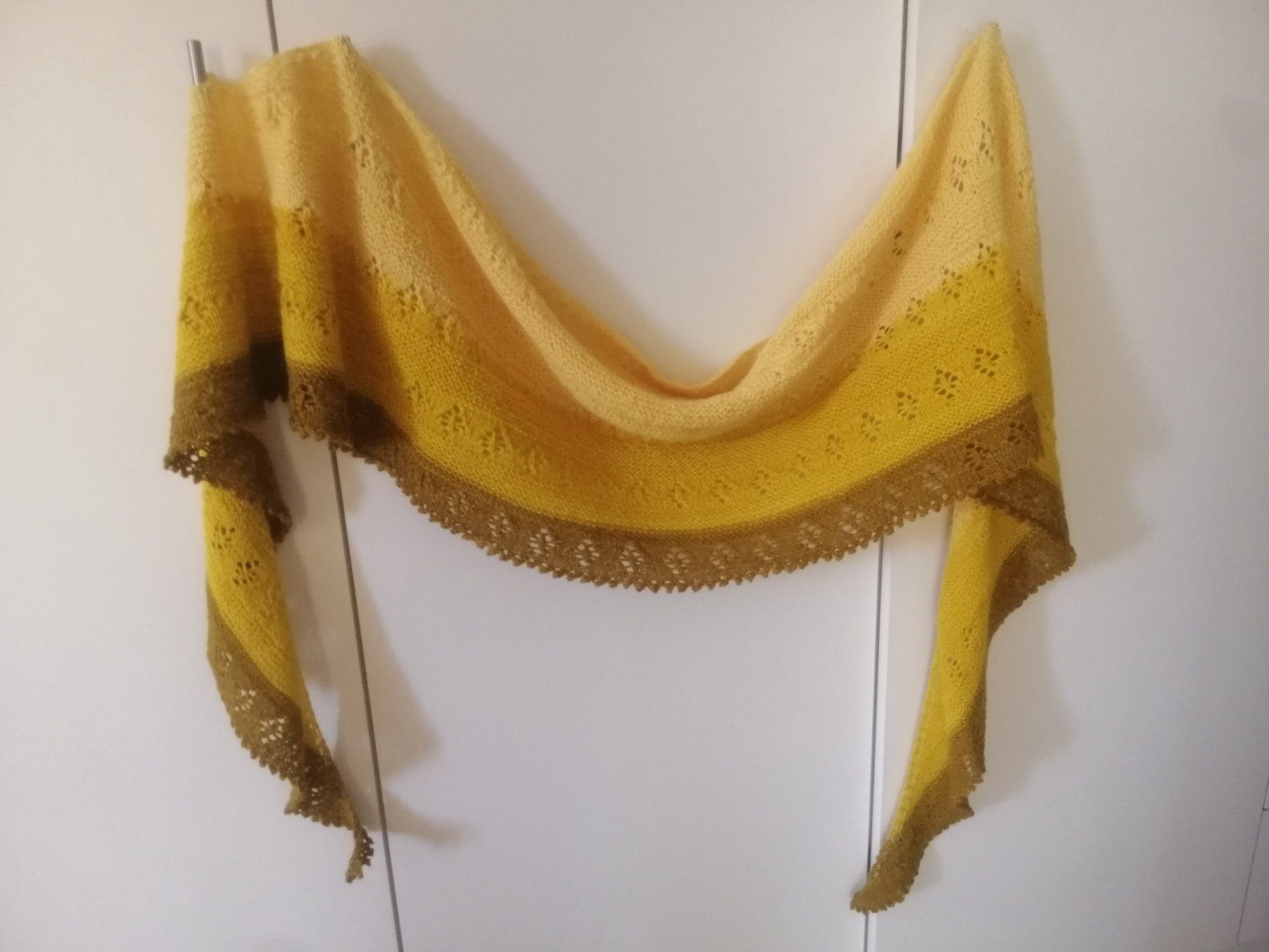 Foulard & Sciarpe: Schultertuch "Sweetcorn" mit Alpaca / Seide NEU – Nuovo (secondo la descrizione) da Langenthal venduto da Handstrick 2