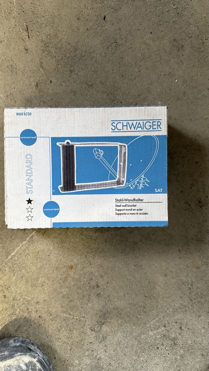 Wandhalterungen: Satelliten Wandhalterung SCHWAIGER universal – Neu und originalverpackt aus Hergiswil LU von mechutaume