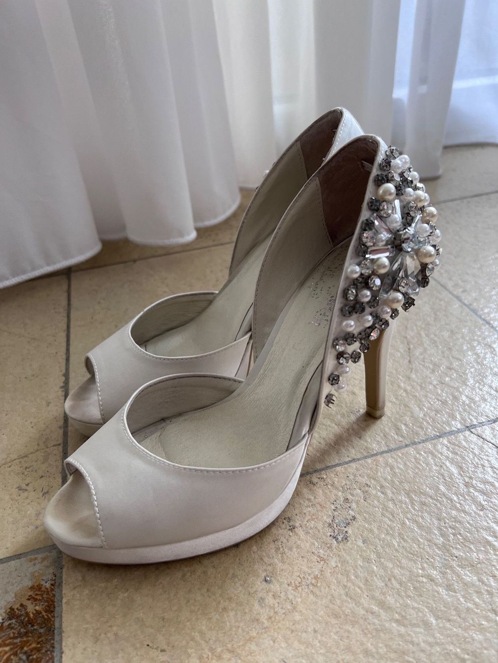 Scarpe da donna: Pumps / Brautschuhe – Usato da Zofingen venduto da vLo_ur 4