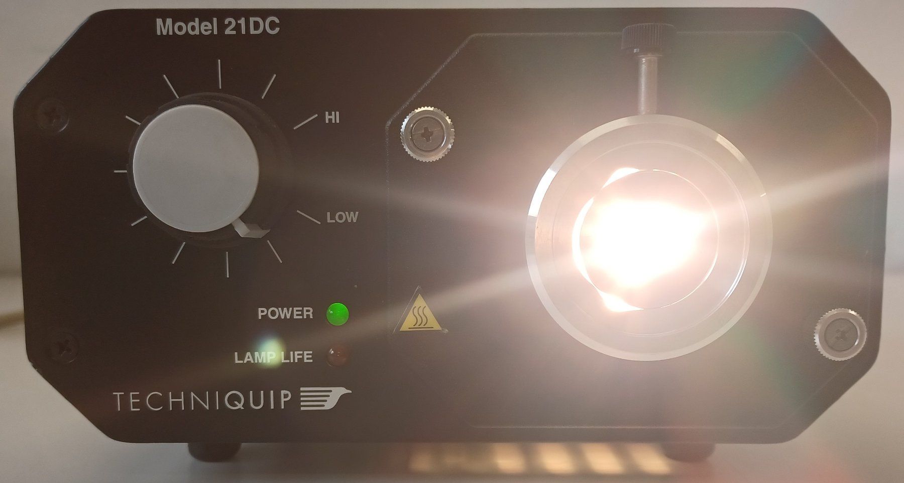 Matériel de laboratoire: Techniquip Model 21DC Illuminator – D'occasion à Niederdorf par LeptonAG_Labor 2